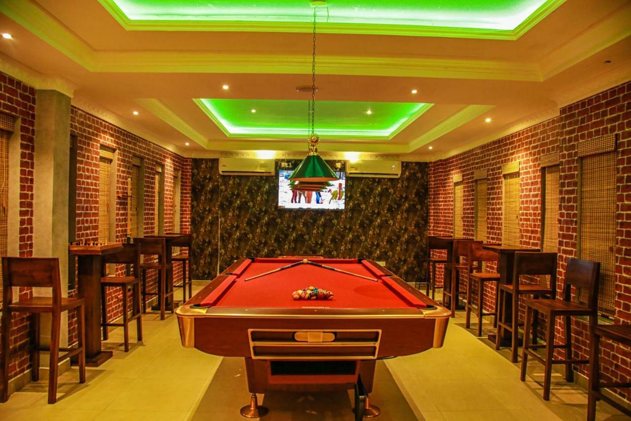 Royal Classic Resort Канди Экстерьер фото
